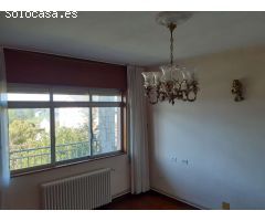 En venta gran casa y finca en A Capela.
