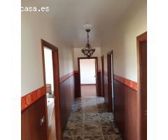 En venta gran casa y finca en A Capela.