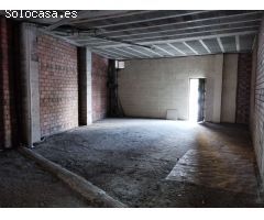 En venta gran local comercial en Fene