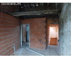 Casa en rehabilitación en venta.
