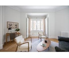 ESPLÉNDIDO PISO EN ZONA JERÓNIMOS