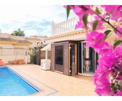 OPORTUNIDAD VILLA CON SAUNA Y PISCINA+ VISTAS