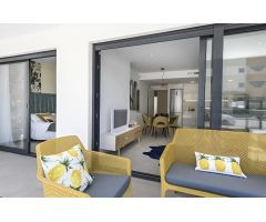 Apartamento Moderno con Vistas Panorámicas al Mar en Orihuela Costa