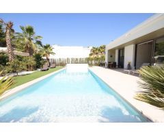 Villa en Venta en San Miguel de Salinas, Alicante
