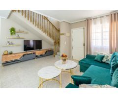 Villa reformada de dos plantas con jardín, Punta Prima Orihuela Costa