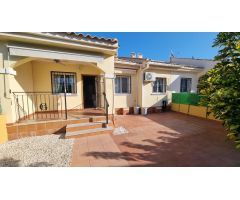 CHALET PAREADO DE 3 DORMITORIOS CON SOLÁRIUM Y PISCINA COMUNITARIA - ZONA GUARDAMAR, LA MATA -