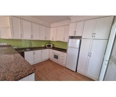 CHALET PAREADO DE 3 DORMITORIOS CON SOLÁRIUM Y PISCINA COMUNITARIA - ZONA GUARDAMAR, LA MATA -