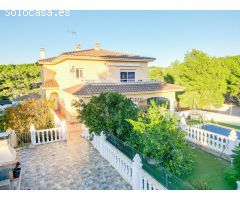 Casa independiente con piscina