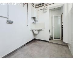 Piso luminoso, con balcón y ascensor, listo para entrar a vivir