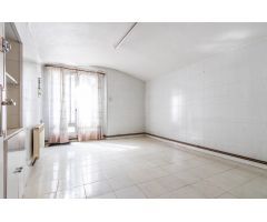Casa unifamiliar con patio en pleno centro de Castellar del Vallés.!!!