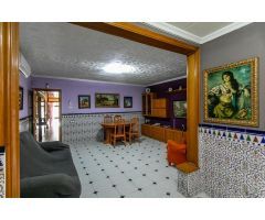 JUNTO AVENIDA MATADEPERA!!  CASA EN PLANTA BAJA