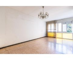 CASA CON GARATJE Y TERRAZA EN EL CENTRO DE SANT  LLORENÇ SAVALL!!