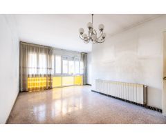 CASA CON GARATJE Y TERRAZA EN EL CENTRO DE SANT  LLORENÇ SAVALL!!