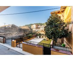 CASA CON GARATJE Y TERRAZA EN EL CENTRO DE SANT  LLORENÇ SAVALL!!