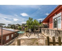 CASA TODO EN PLANTA BAJA CON JARDÍN!!