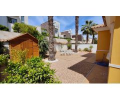 Chalet independiente estilo mediterráneo en La Regia con todas las comodidades