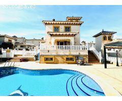 Villa independiente con piscina privada en Villamartin Golf