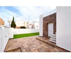 TOTALMENTE REFORMADO! CHALET SEMI-INDEPENDIENTE EN ORIHUELA COSTA