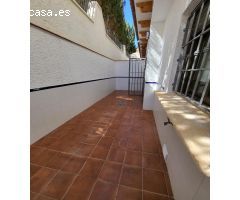 Chalet adosado reformado con piscina y garaje
