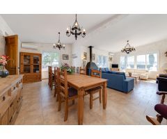 Chalet de 4 dormitorios y 2 baños con parcela de más de 7.000 m²