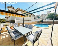 Villa independiente con piscina privada en Villamartin Golf