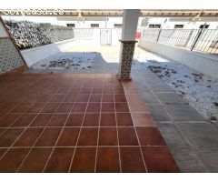 Chalet adosado reformado con piscina y garaje