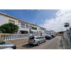 BUNGALOW DE 2 DORMITORIOS CON SOLÁRIUM PRIVADO Y PISCINA COMUNITARIA - ZONA TORREVIEJA -