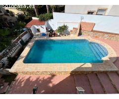 CHALET INDEPENDIENTE CON APARTAMENTO Y PISCINA PRIVADA.