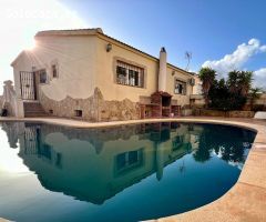 CHALET INDEPENDIENTE CON PISCINA LA NUCIA
