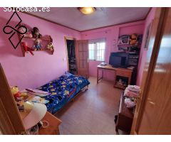 Casa Adosada de 5 Habitaciones con Terraza y Patio en Ciudad Jardín