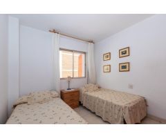 ????? ¡Gran oportunidad en Málaga! Piso amplio en Carlos de Haya ?????