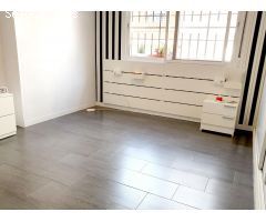 Alquiler de habitación luminosa con baño privado en Olletas, Málaga