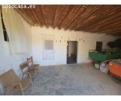 CORTIJO CON FINCA EN FONDON