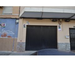 ¡Oportunidad Única en El Zapillo, Almería! Local Comercial de 78m² con Garaje para 3 Coches