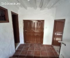 CASA DE PUEBLO CON EXTERIOR