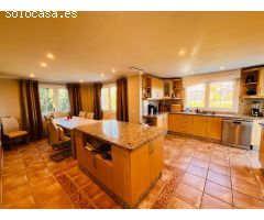 Villa de Lujo en Venta en Elviria, Málaga