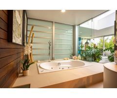 Villa de Lujo en Venta en Benalmádena Costa, Málaga