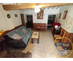 CASA EN VENTA CON UN AMPLIO PATIO CON BARBACOA