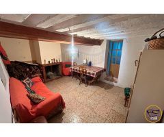 CASA A LA VENTA PARA REFORMAR EN JABAGA