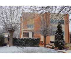 VENTA DE CHALET INDEPENDIENTE EN ARCAS