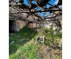 CASA EN EL CENTRO DE ARCAS PARA REFORMAR