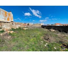 CASA EN EL CENTRO DE ARCAS PARA REFORMAR