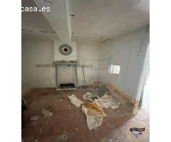 CASA EN EL CENTRO DE ARCAS PARA REFORMAR