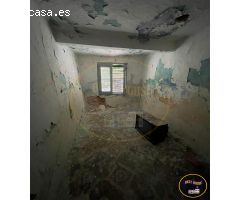 CASA EN EL CENTRO DE ARCAS PARA REFORMAR
