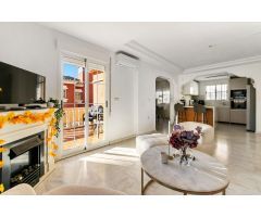 Casa reformada con piscina y amplios espacios