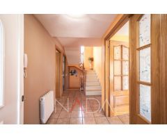 MAGNIFICA CASA EN SANTEUGINI ( CASTELLBISBAL)