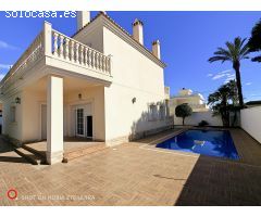 Villa de Lujo en Venta en Cabo Roig, Alicante