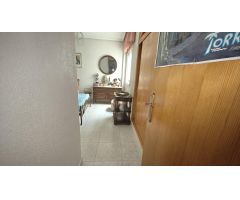 ¡Tu Lienzo Junto al Mar! Amplio Piso con Potencial de Ensueño en Torrevieja!