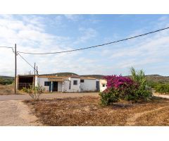 Almacen agricola de 1904 m2 y terreno de 3917 m2. A tan solo 2 km del centro!