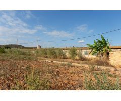 Almacen agricola de 1904 m2 y terreno de 3917 m2. A tan solo 2 km del centro!